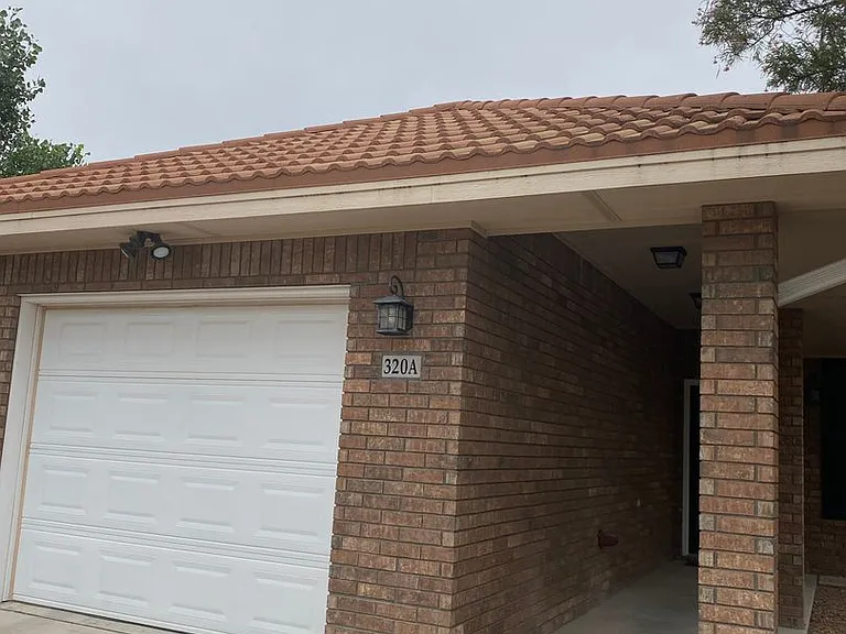 320 Sherrill Ln — Photo 3