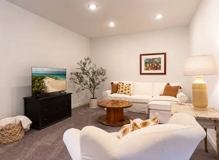4577 N Wozniak Rd #1 — Photo 9