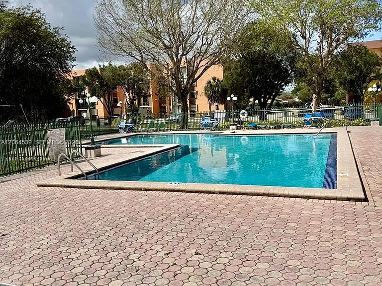 9400 W Flagler St #312 — Photo 30
