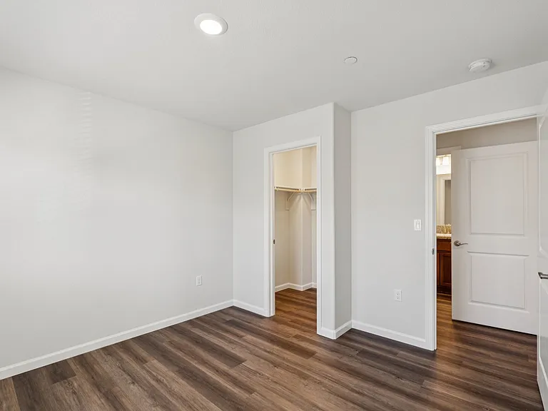 Astoria Place — Photo 37