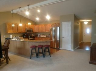 8412 Villa Cir, Sellersburg, IN 47172