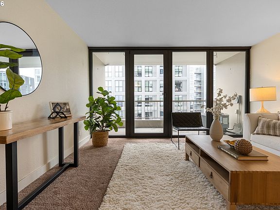 3rd image of 255 SW Harrison St APT 14B