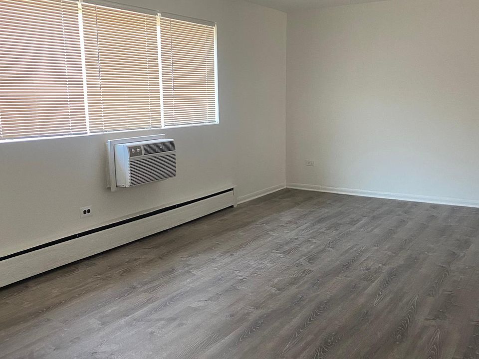 1st image of 7609 N Greenview Ave #203