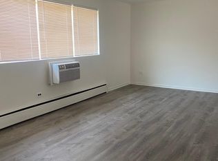 7609 N Greenview Ave #203, Chicago, IL 60626
