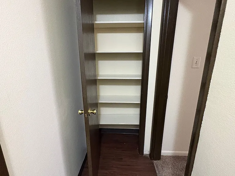 Rocklyn Court Apartments — Photo 12