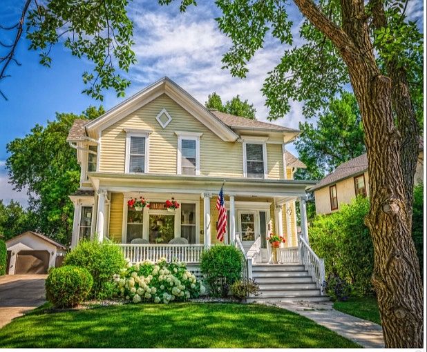 Beautiful Victorian.