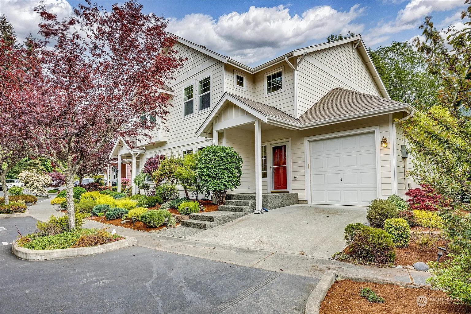 10625 Kingston Meadow Circle NE photo 1