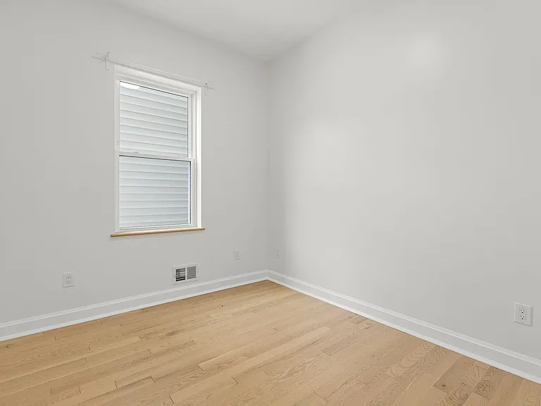 153 New York Ave #1 — Photo 9