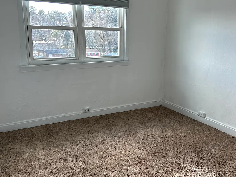 1430 Muldowney Ave — Photo 15