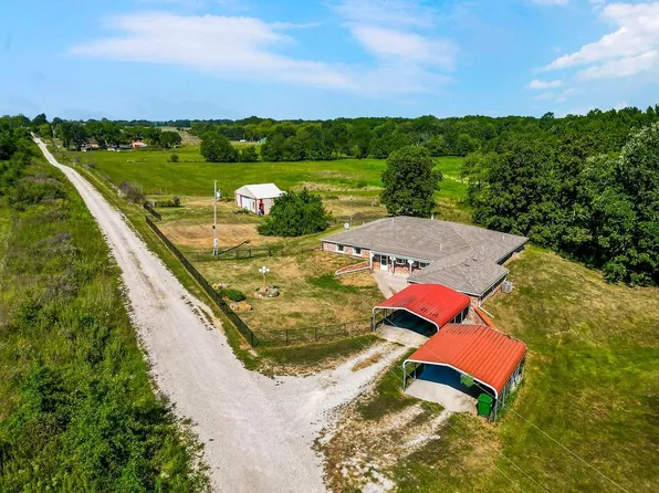 39900 E Gunn City Rd, Garden City, MO 64747