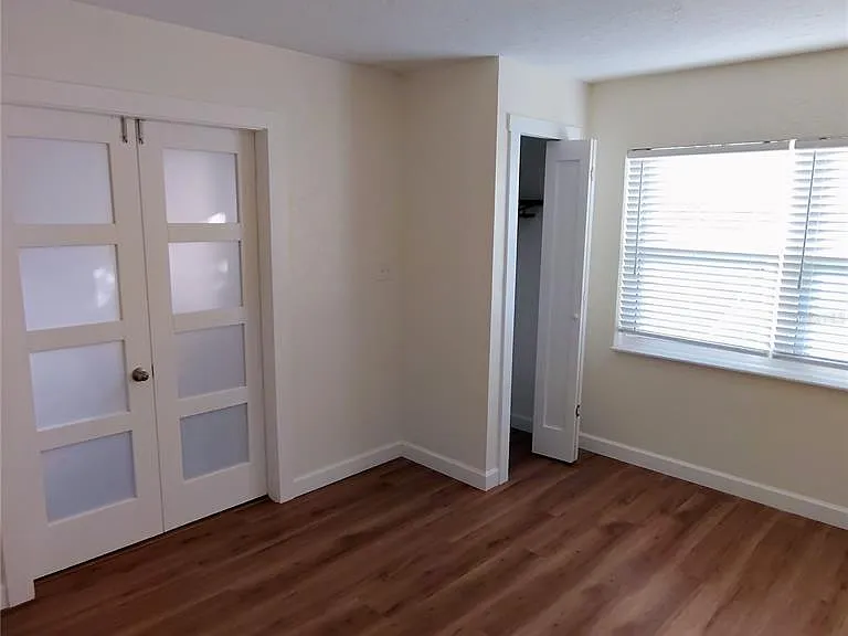 2230 Grove St S — Photo 5
