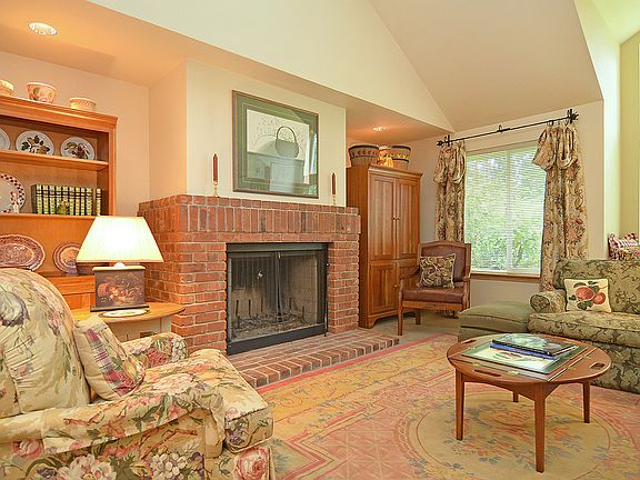 5th image of 9663 NE Beach Crest Dr