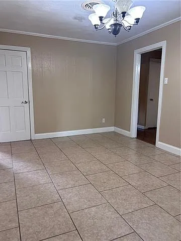 3 bed, 2.0 bath, 1360 sqft, $2,100 — Photo 3