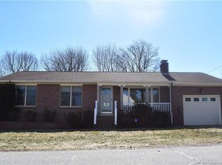 44 Whitecap Rd, Niantic, CT 06357