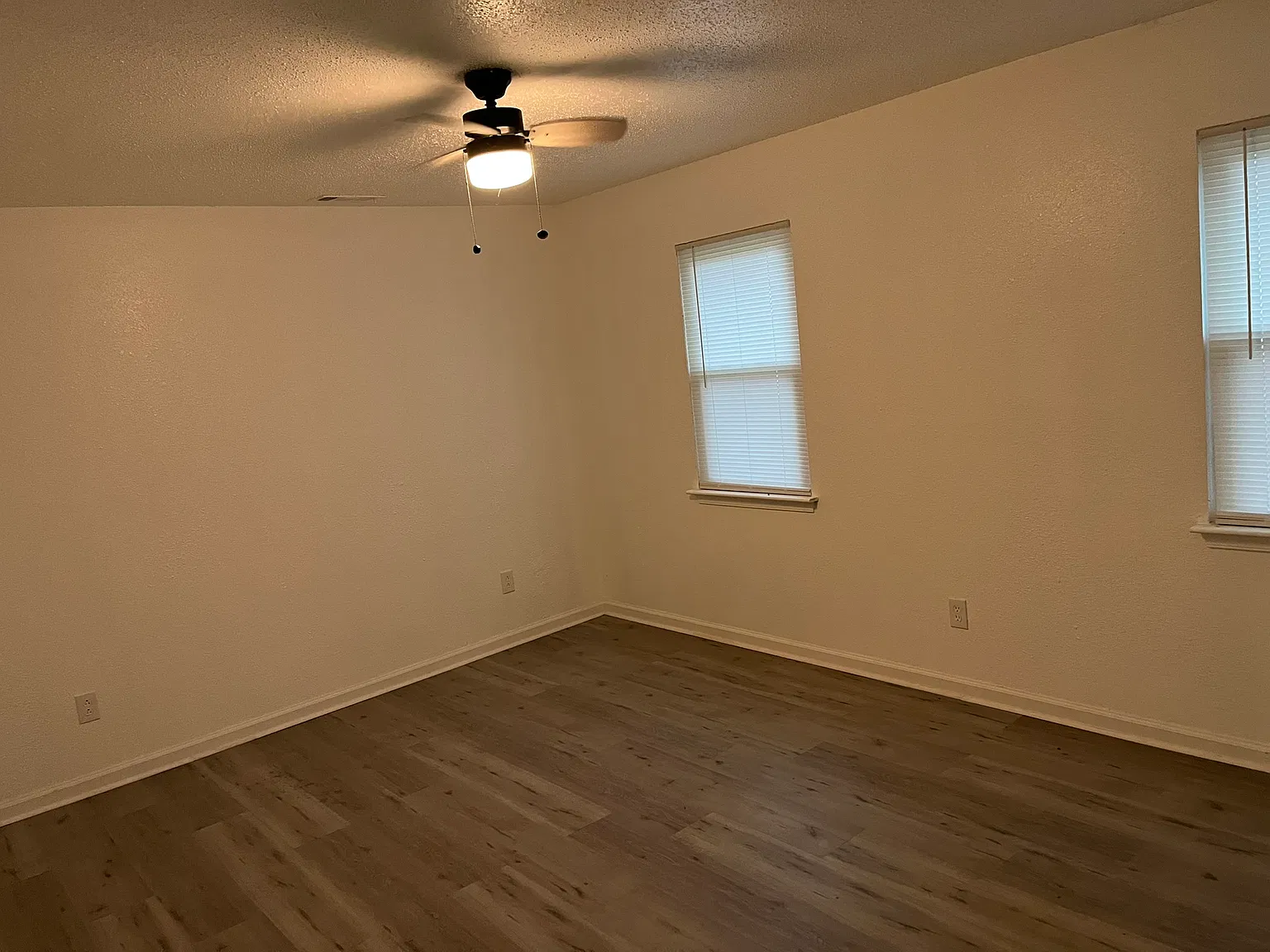 4 bed, 2083 sqft, $2,800 — Photo 3
