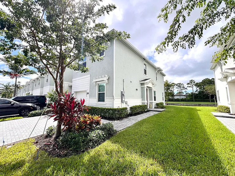 5409 Flannigan Way — Photo 3