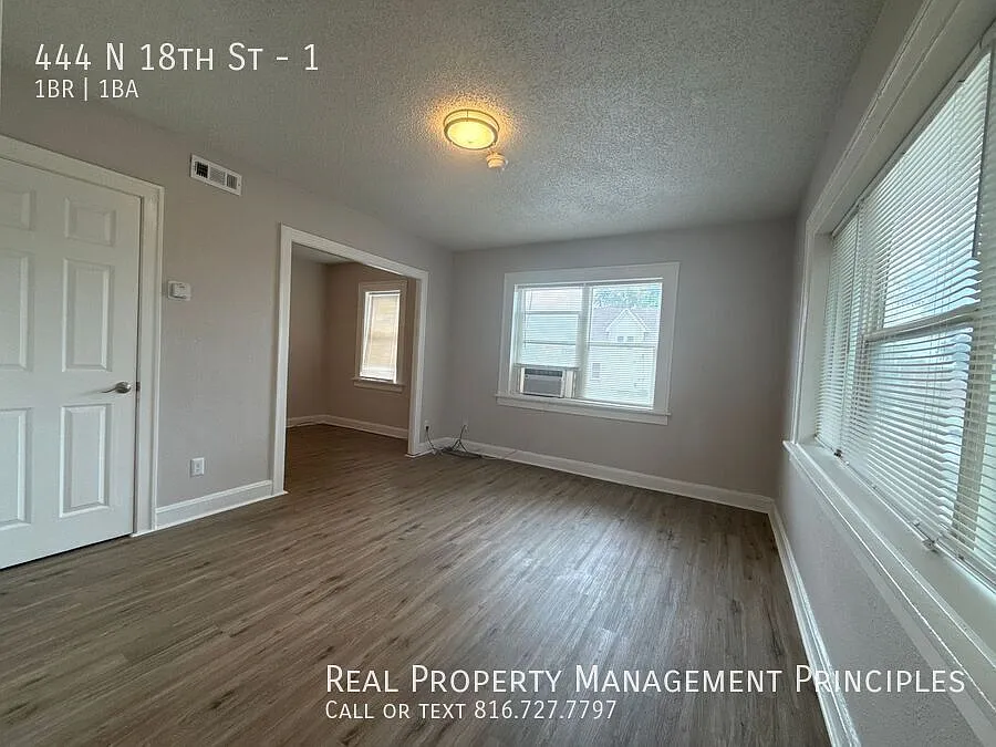 Pet Friendly 1st Floor 1 Bedroom 1 Bathroom Apartment! Deposit-Free living via Obligo! Se Habla E... — Photo 2