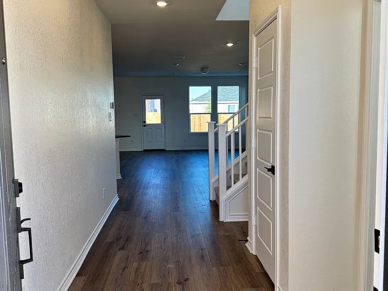 223 W Low Cascade Dr — Photo 2