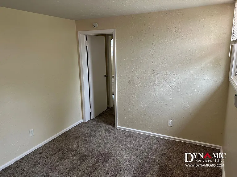 2425 S Norton Ave — Photo 15