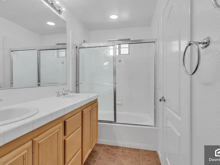 315 Bishop Dr — Photo 17