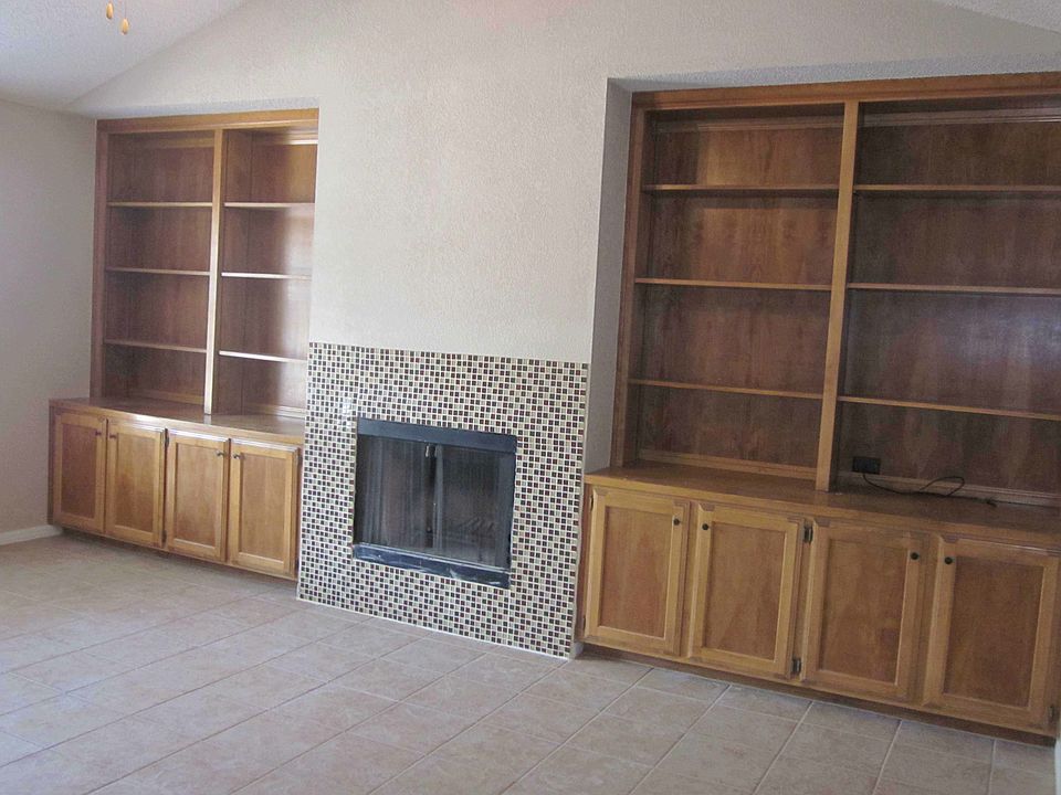 Living Room vaulted ceiling all tile !!