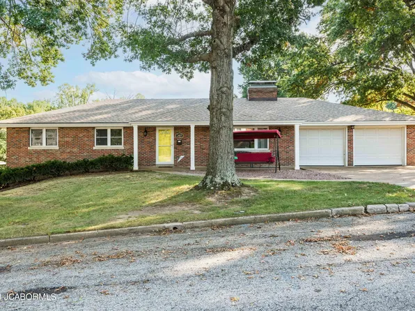 2419 James Dr, Jefferson City, MO 65109