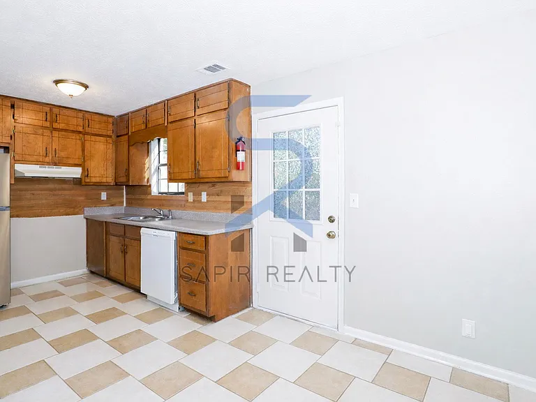 320 Sprucewood Ct — Photo 5