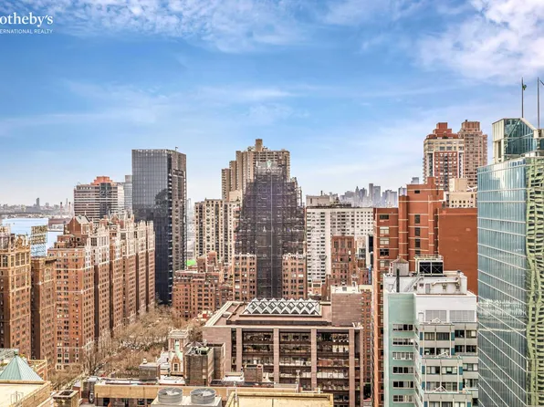 310 East 46th Street image 5 of 13