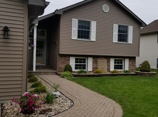 2416 Fawn Ln, Janesville, WI 53548