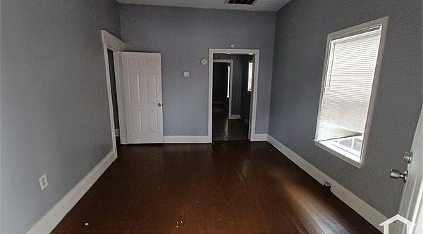 2nd image of 1053 S Cooper St