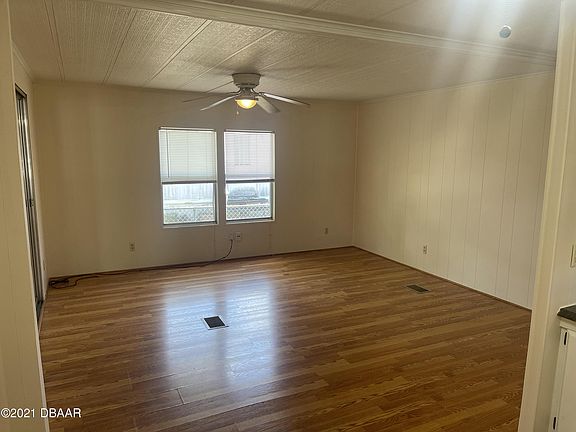 4th image of 1216 Windsor Dr