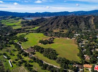 955 Burnham Rd, Oak View, CA 93022