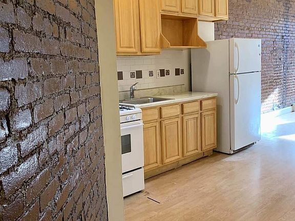4th image of 815 Saint Johns Pl APT 2R