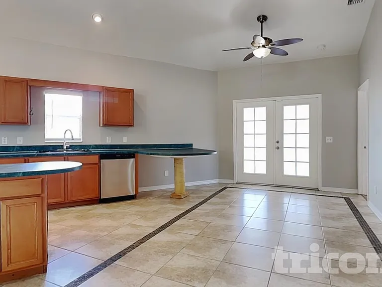 229 Lookout Dr — Photo 4