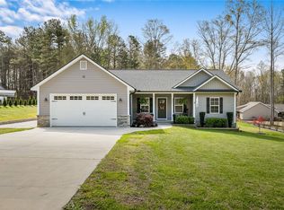 10007 Tokeena Path Dr, Seneca, SC 29678