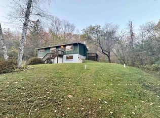 23561 Sandmire Hill Dr, Richland Center, WI 53581