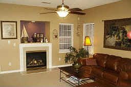 Family room w/fireplace