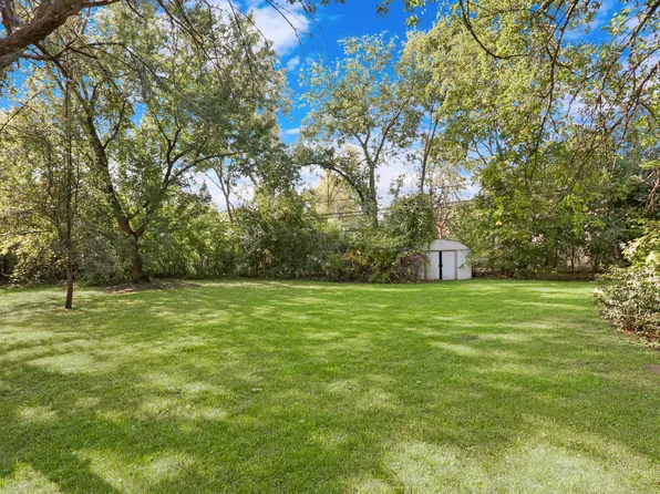 10 S Maple Ln, Prospect Heights, IL 60070