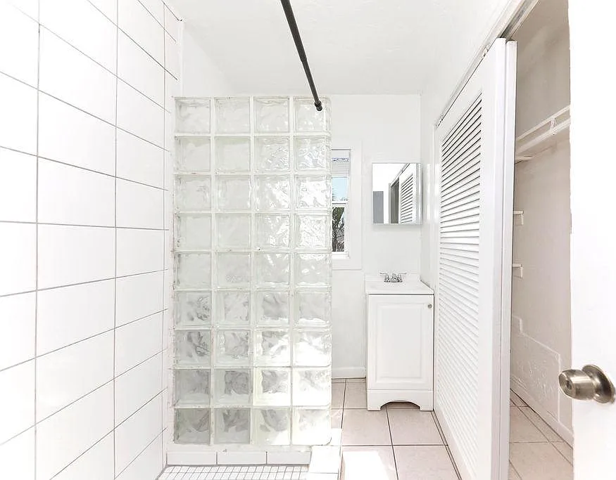 Studio, 500 sqft, $1,115 — Photo 3