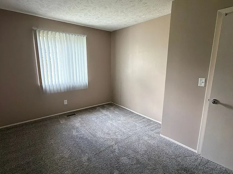 Southdale Square Apartments — Photo 133