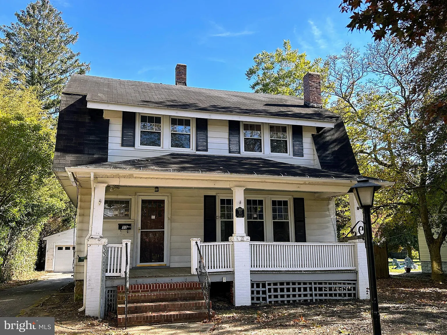 33 Columbia Ave photo 1
