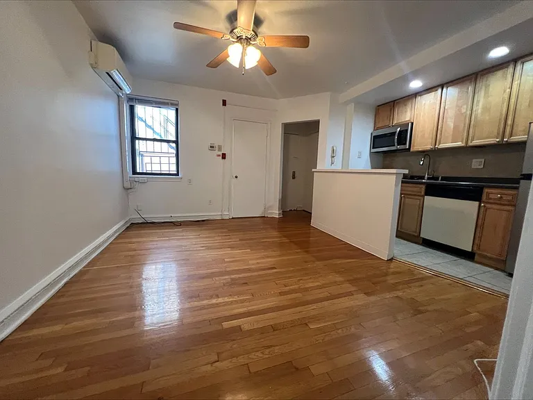 318 S 15th St #3F — Photo 3