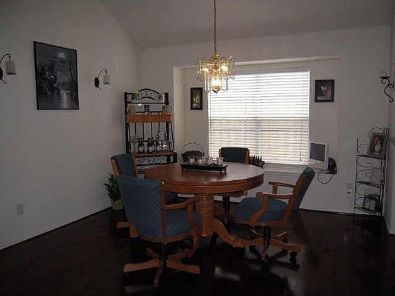 4th image of 601 Norwood Dr