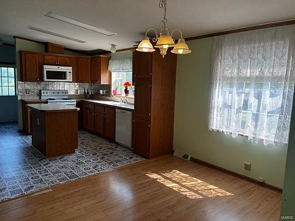 5th image of 287 Old Williamsburg Rd