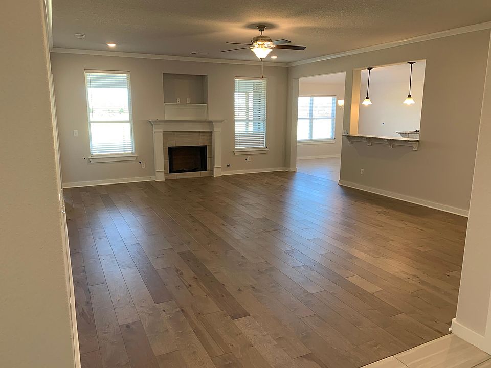 1st image of 281 S Geranium Ln