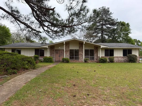 300 Wood Valley Rd, Greenville, AL 36037