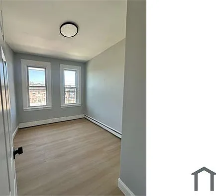 3 bed, $2,300 — Photo 4