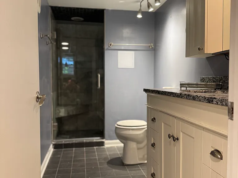 424 Main St #D — Photo 8