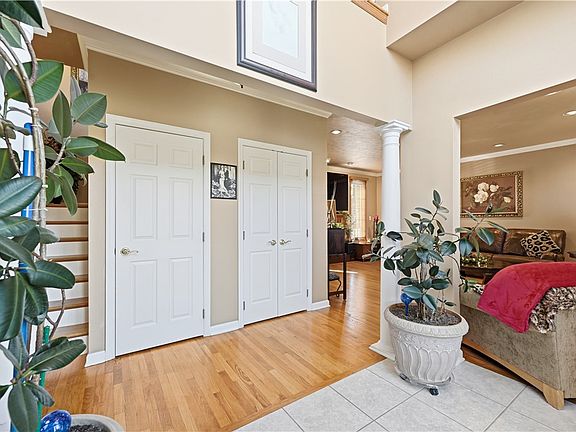 5th image of 33 Mason Dr