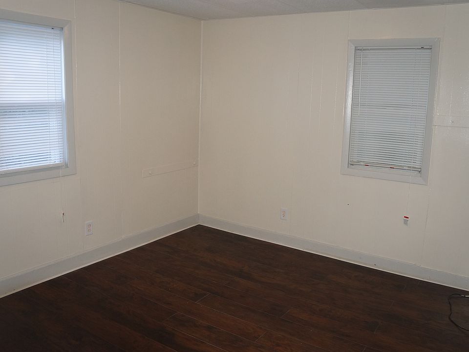 2nd image of 89 Barstow St